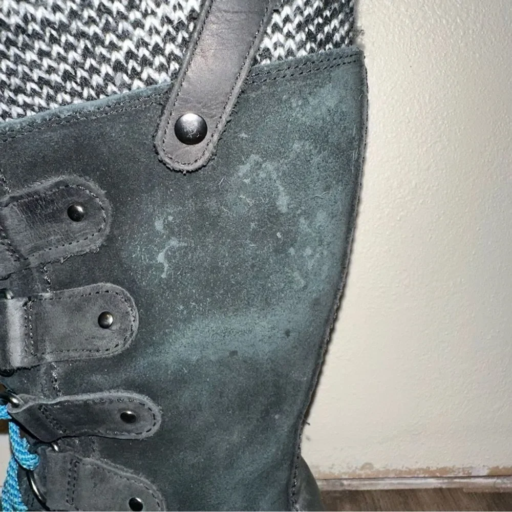 Sorel stylish black